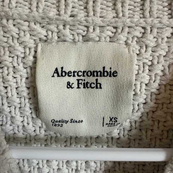 Abercrombie & Fitch cream cable knit sweater - Picture 2 of 2